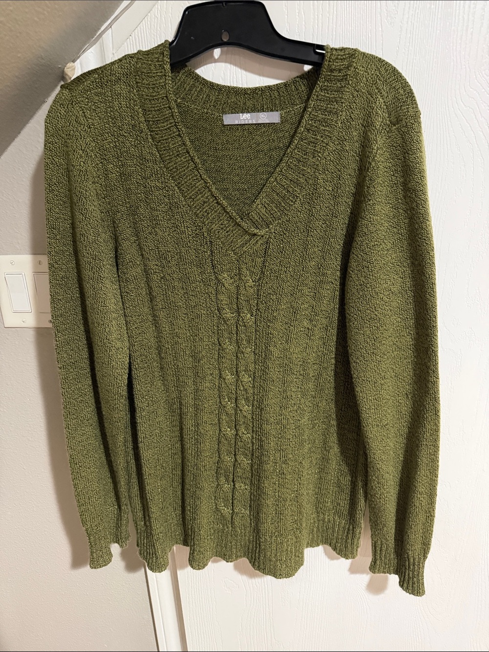 Lee Olive Cable Knit V-Neck Sweater
